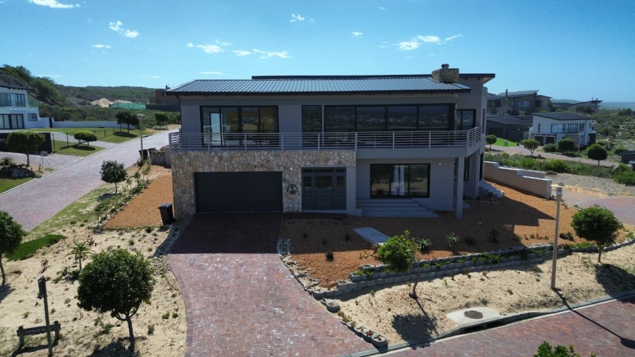 5 Bedroom Property for Sale in Stilbaai Oos Western Cape